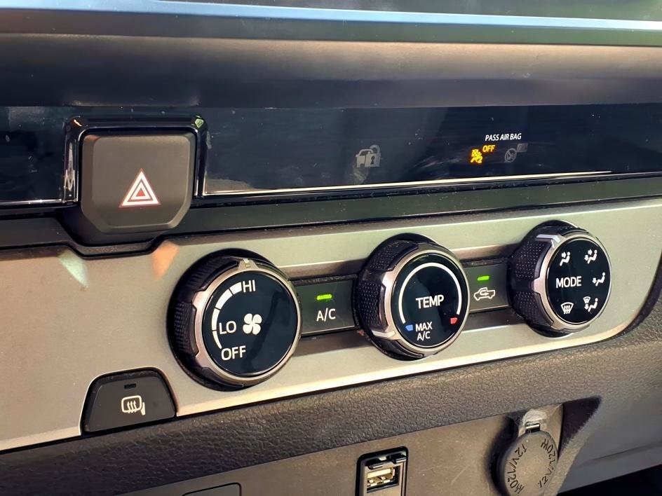 Used 2018 Midnight Black Metallic Toyota SR image 17