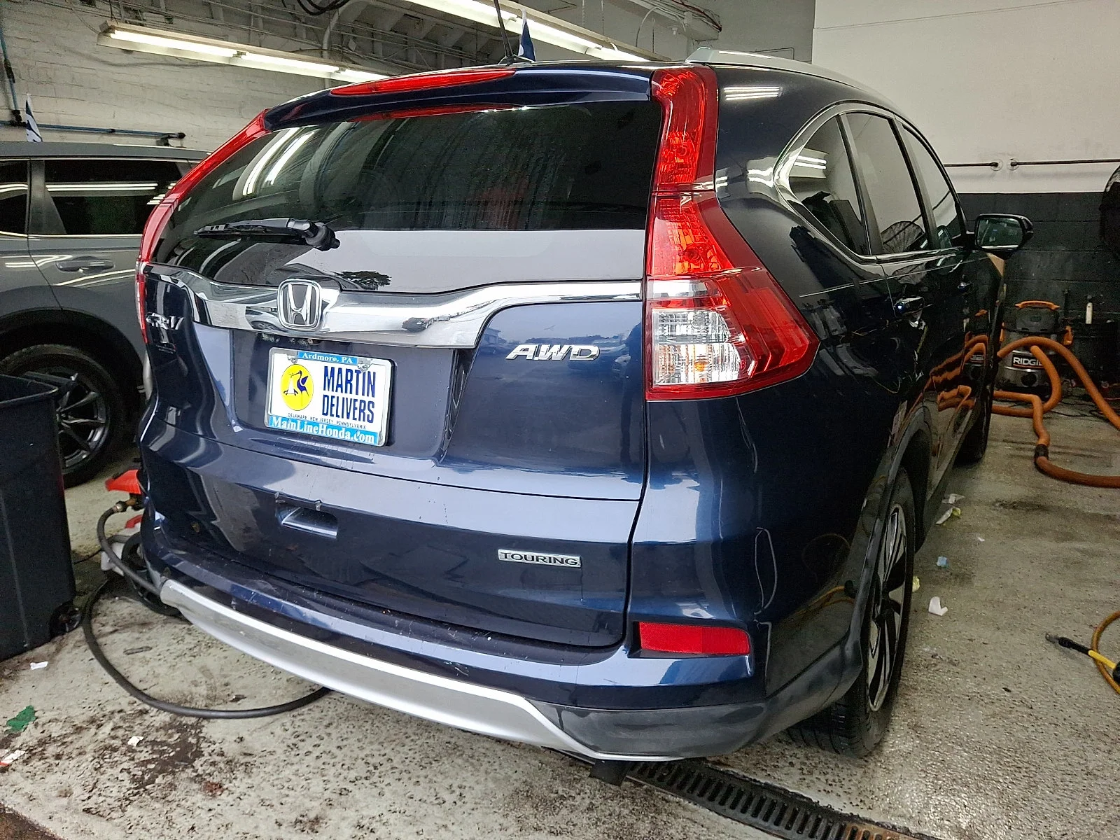 Used 2015 Obsidian Blue Pearl Honda Touring image 3