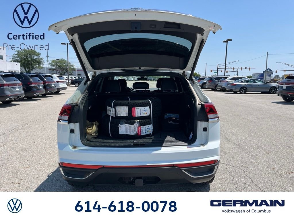 Used 2024 White Volkswagen 2.0T SE w/Technology image 12