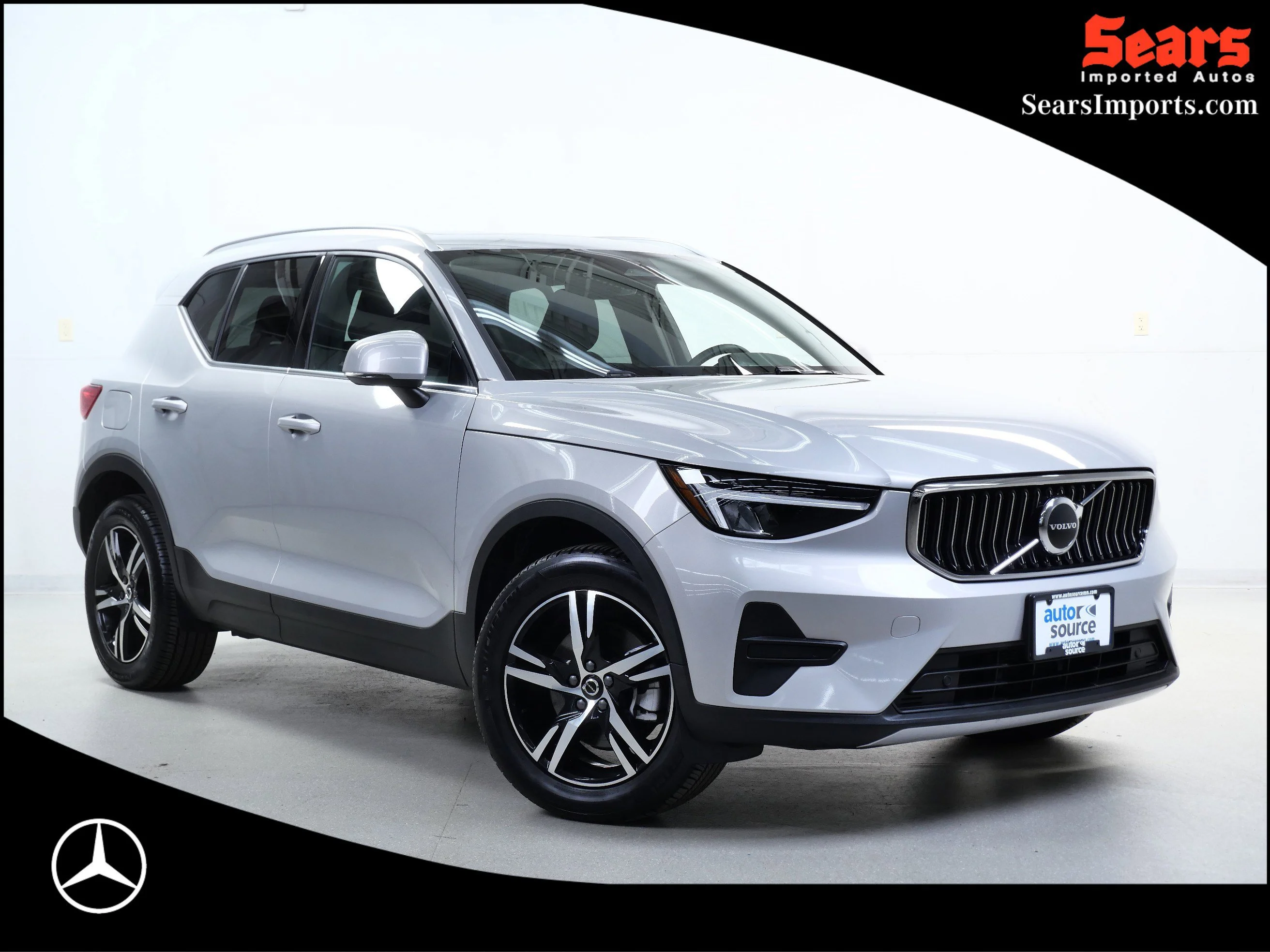 2025 Volvo XC40 B5 Core Bright AWD's photo