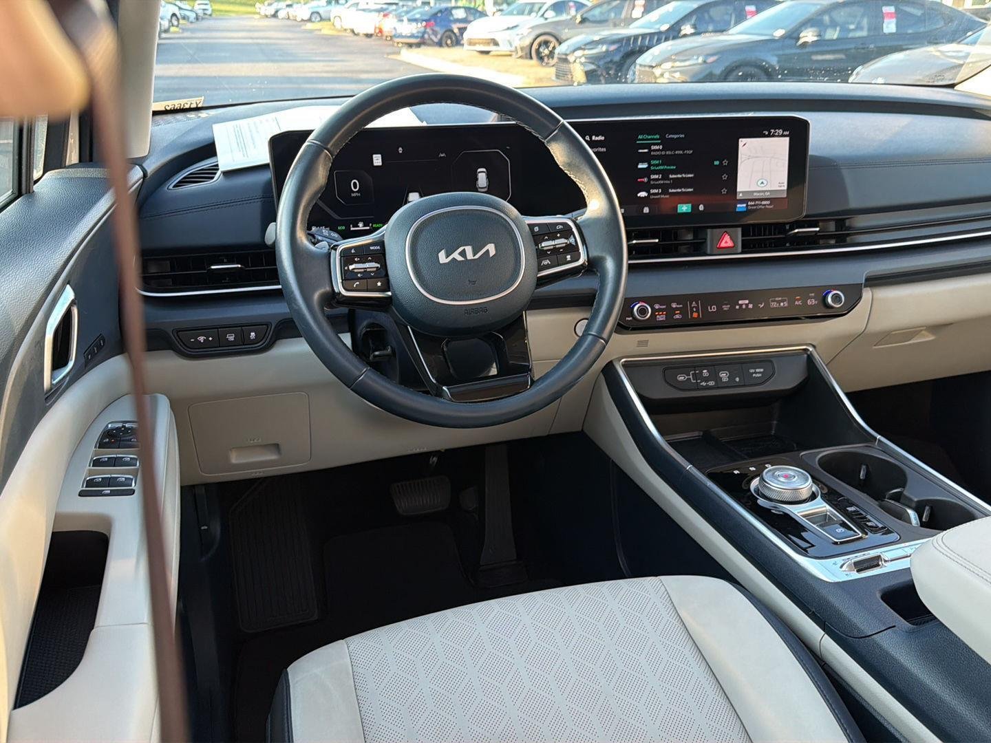 Used 2025 Ivory Silver Gloss Kia SX image 15