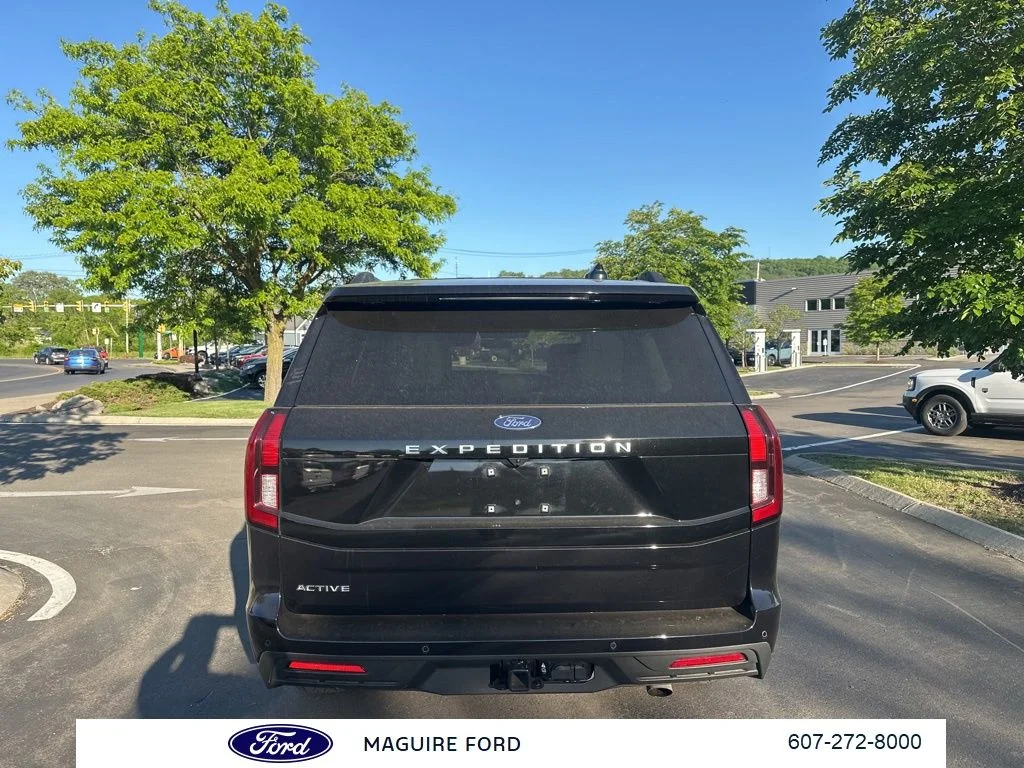 Used 2025 Black Ford Active image 6