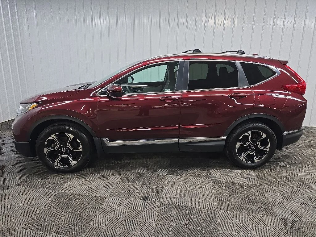 Used 2018 Basque Red Pearl II Honda Touring image 5