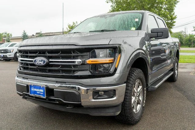 Used 2025  Ford XLT image 2