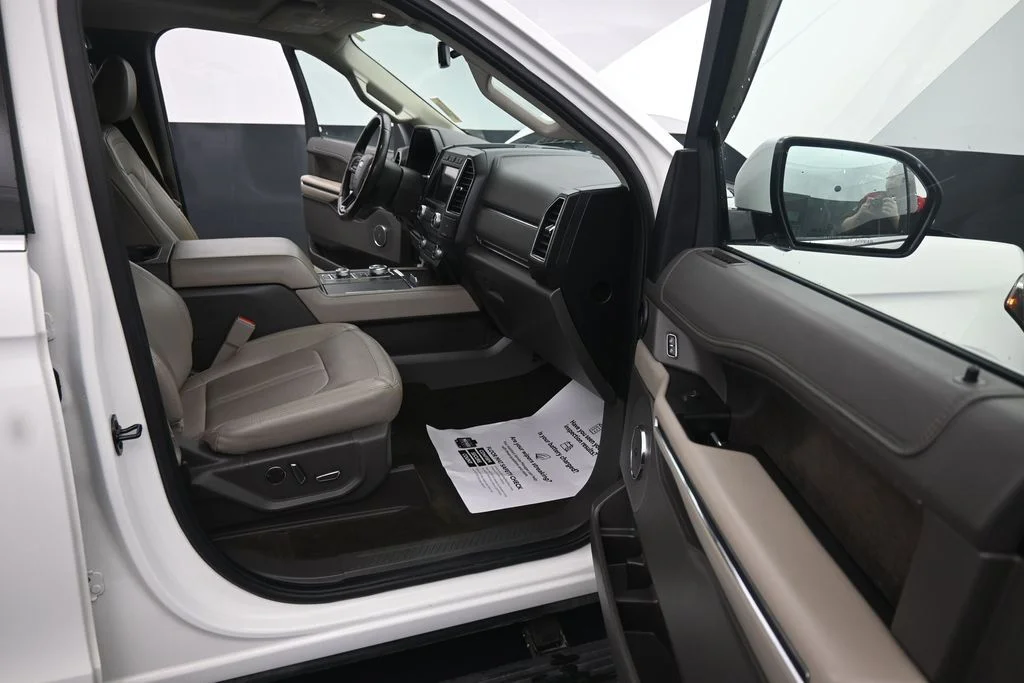 Used 2021 White Ford Limited image 24