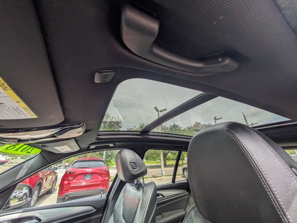 Used 2018 Black BMW xDrive30i image 18