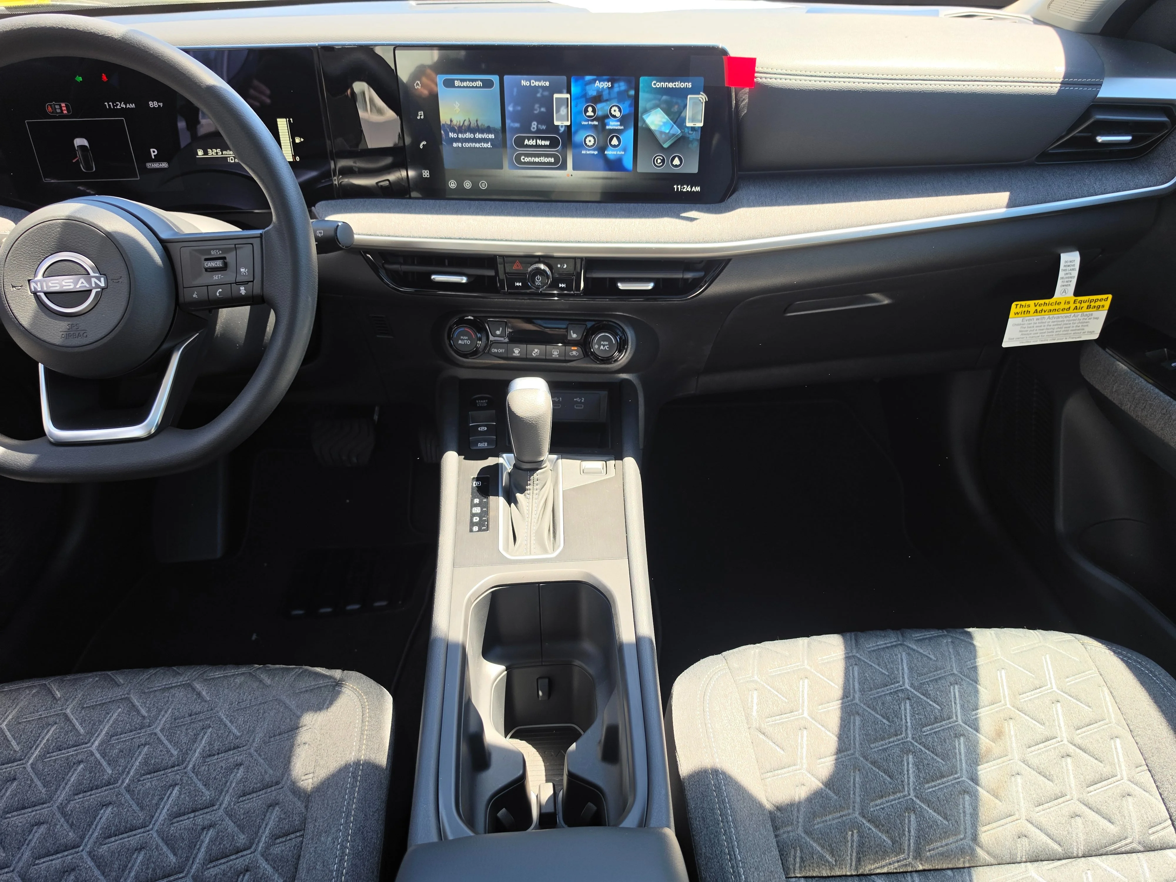 New 2026 Aspen White Tricoat/Super Black Nissan SV image 17