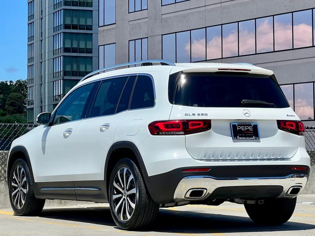 Certified Used 2023  Mercedes-Benz GLB 250 image 6