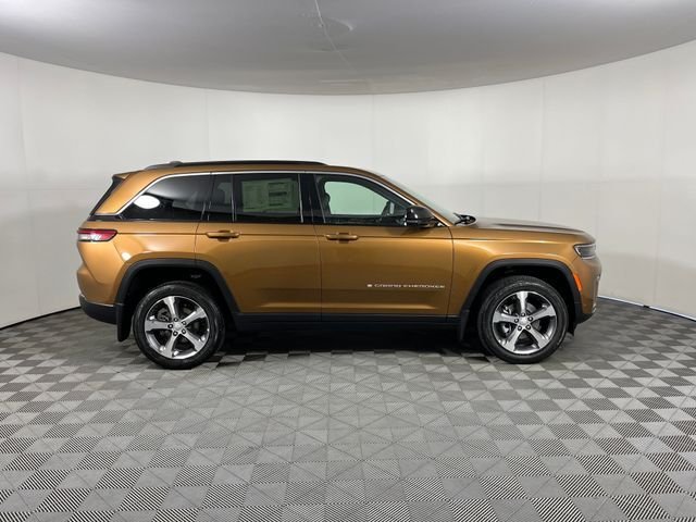 New 2026 Copper Shino Metallic Clear-Coat Exterior Paint Jeep Limited image 4