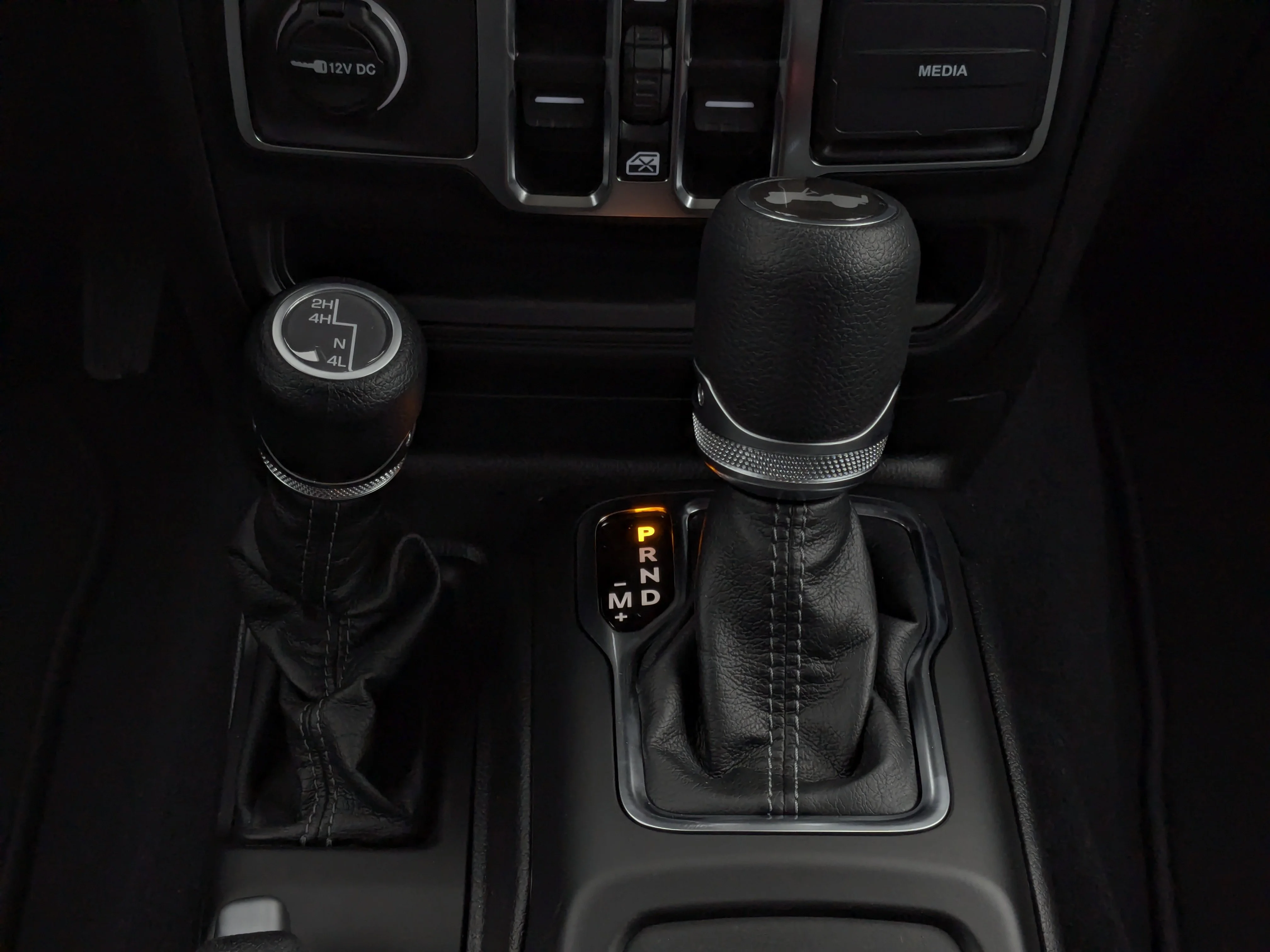 New 2026 Black Jeep Sahara - - Body-Color Top - Safety Group - 3.6L Pentastar V6 - Remote Start & tons more! image 21