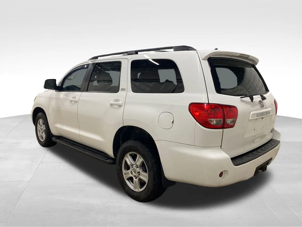 Used 2015 White Toyota SR5 image 2