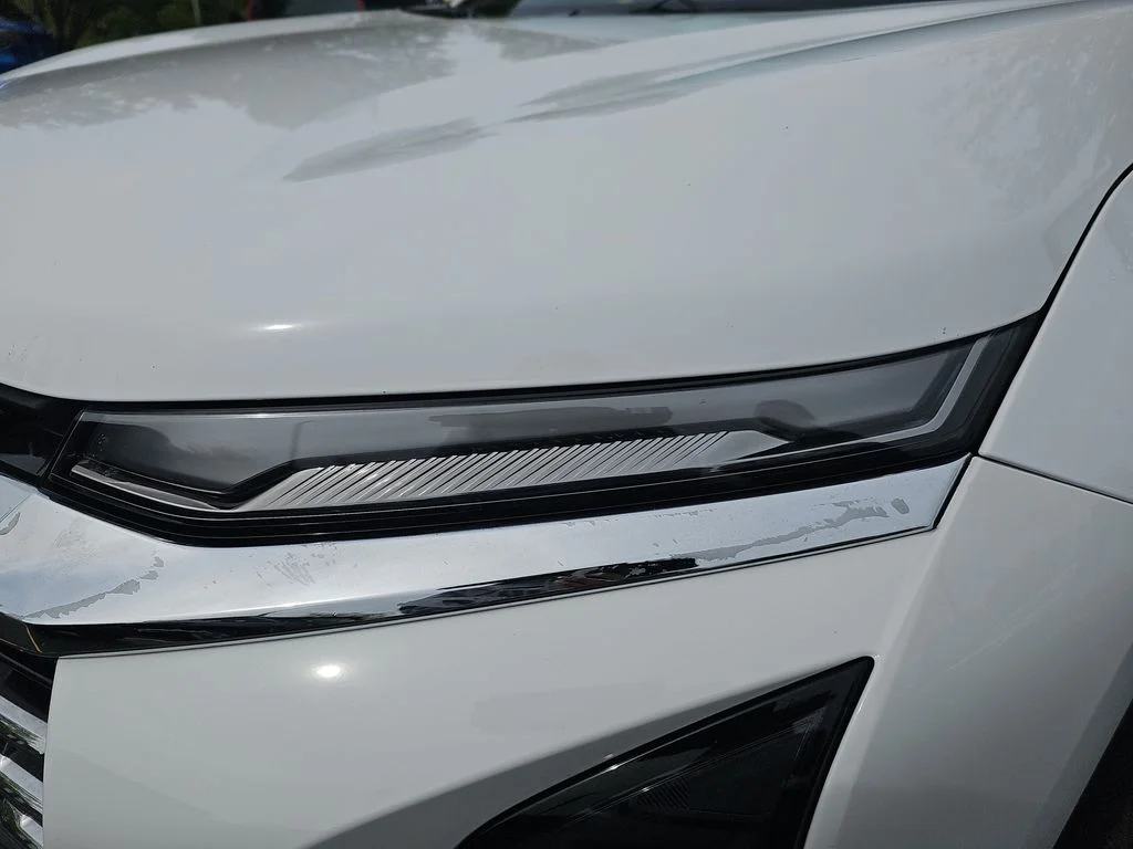 Used 2025 White Chevrolet LT image 30