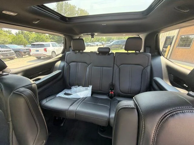New 2026 High Gloss Black Exterior Paint Jeep Summit Obsidian image 15