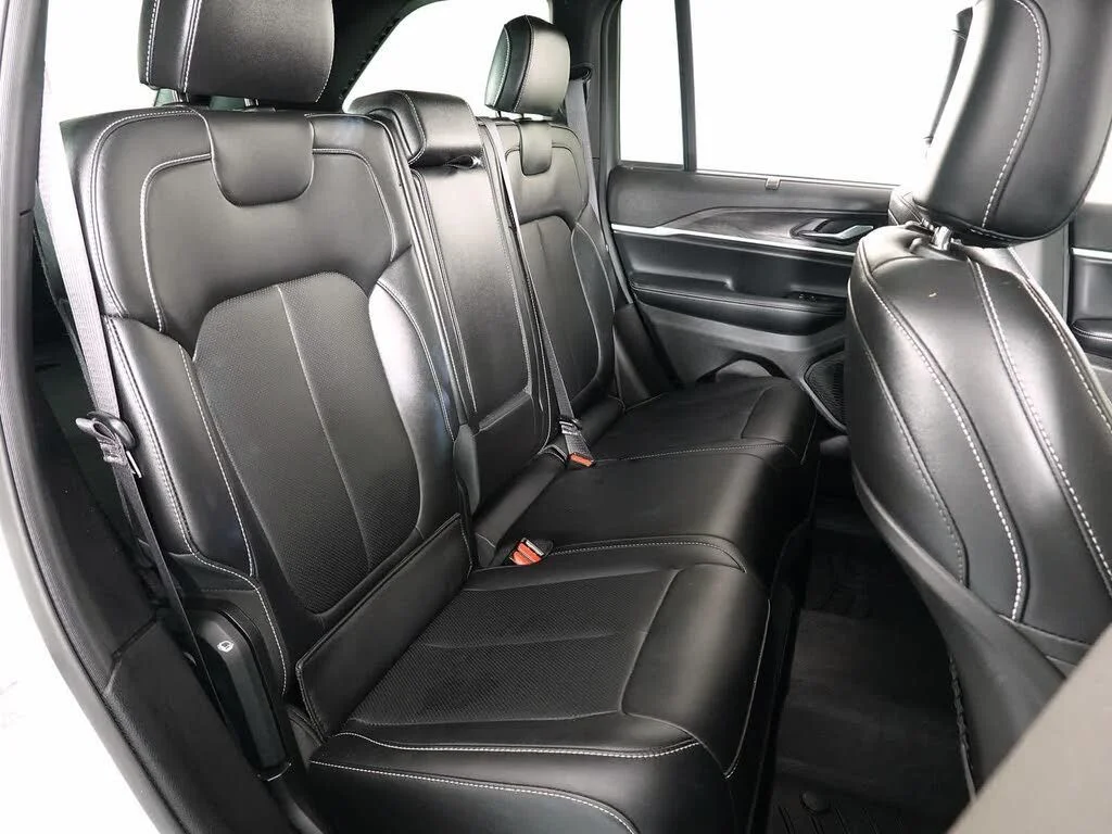 2025 Jeep Grand Cherokee Limited - Photo 17