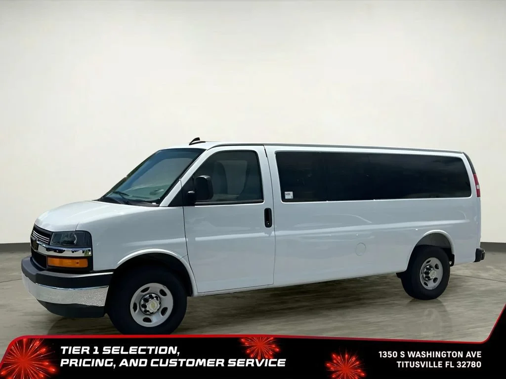 Used 2025 Summit White Chevrolet 1LT image 4