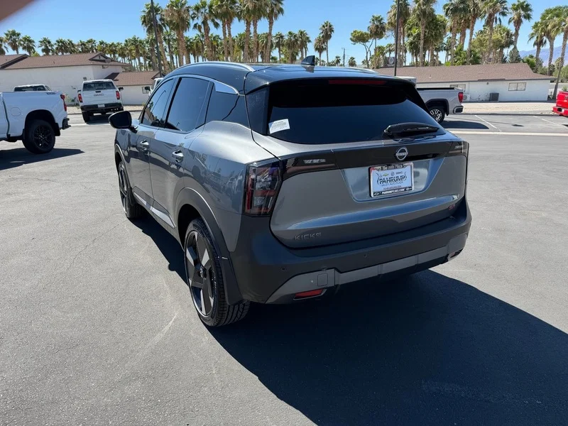 Used 2025 Gun Metallic/supe Nissan SR image 5