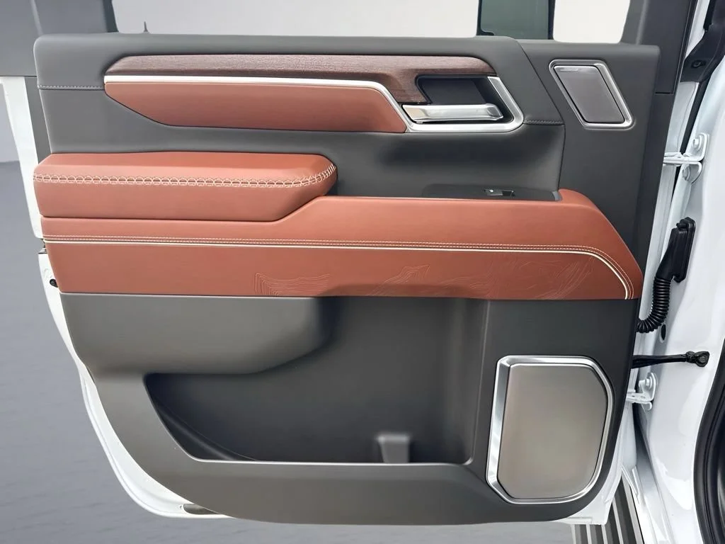 New 2026 Glacier White Tricoat GMC Denali Ultimate image 9