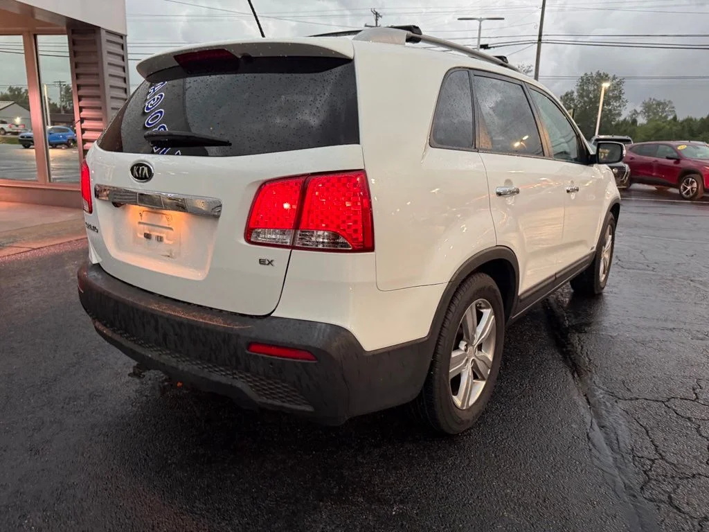 Used 2012 White Kia EX image 6