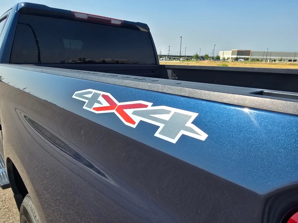 Used 2019 Northsky Blue Metallic Chevrolet Custom image 10