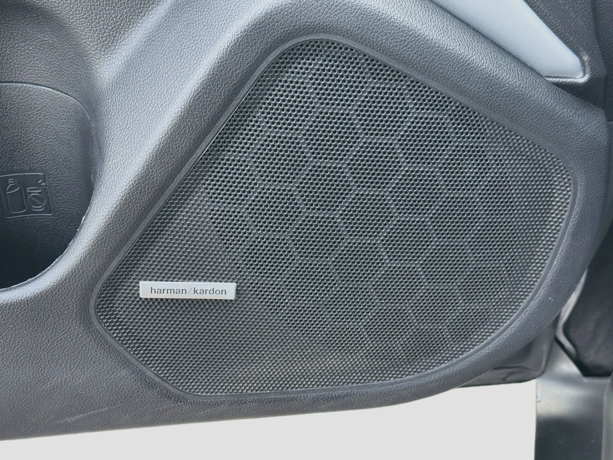 Used 2018 Magnetite Gray Metallic Subaru Limited image 21