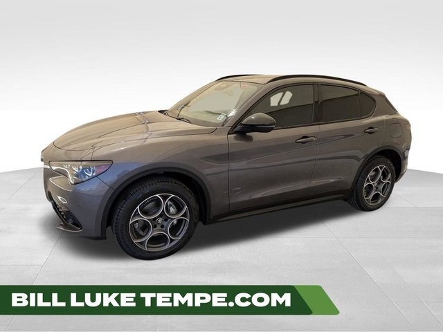 2025 Alfa Romeo Stelvio Base