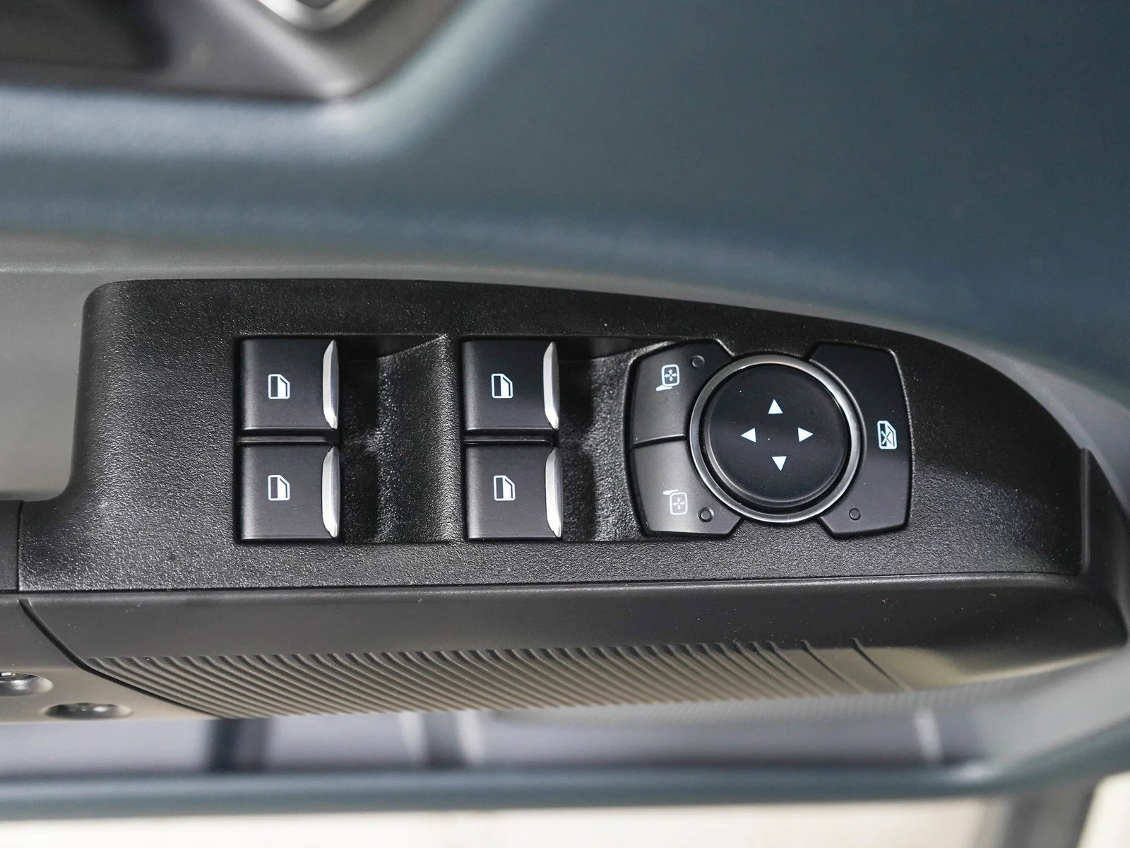 Used 2025 Beige Ford XL image 20