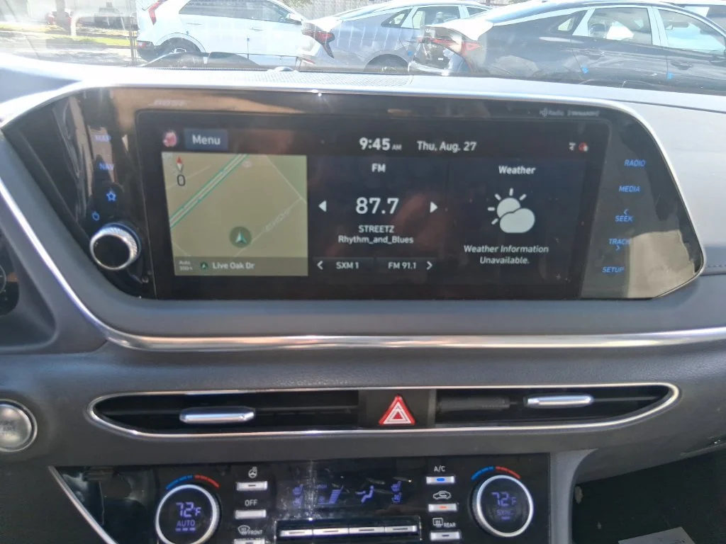 Used 2021 Red Hyundai Limited image 13