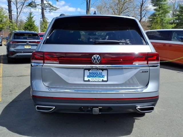 Used 2026 Silver Volkswagen 2.0T SE w/Technology image 7