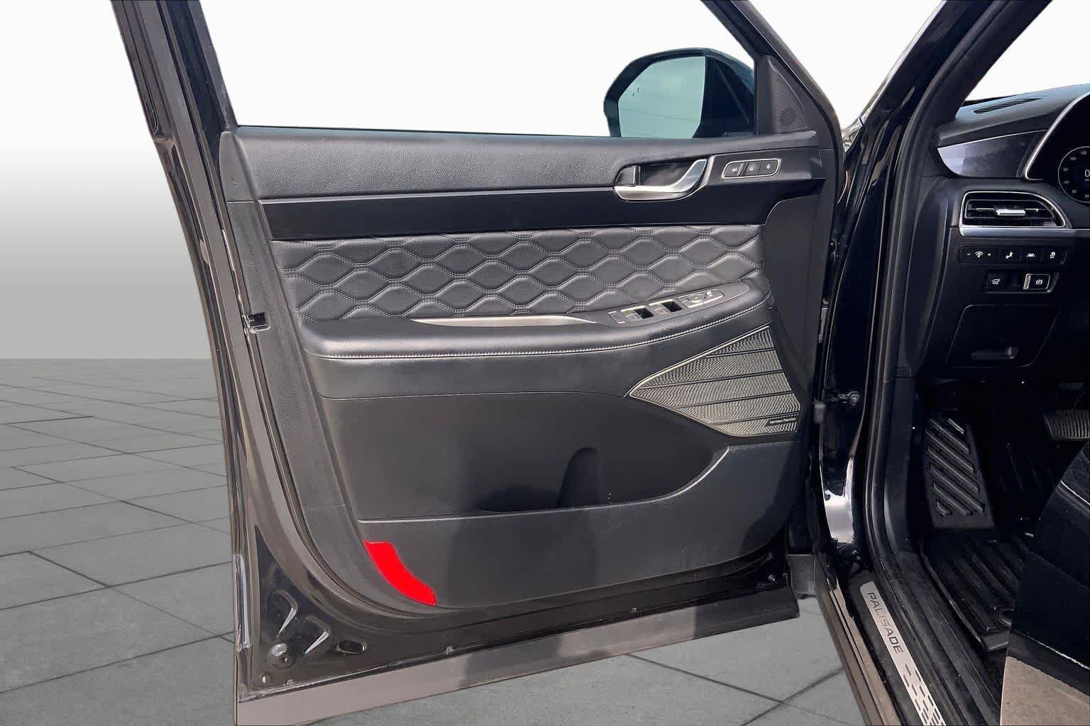 Used 2022 Abyss Black Pearl Hyundai Calligraphy image 21