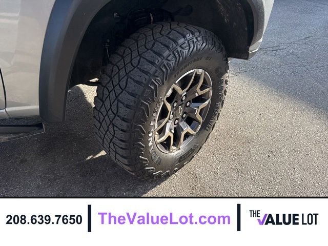 Used 2024 Gray Chevrolet ZR2 image 11