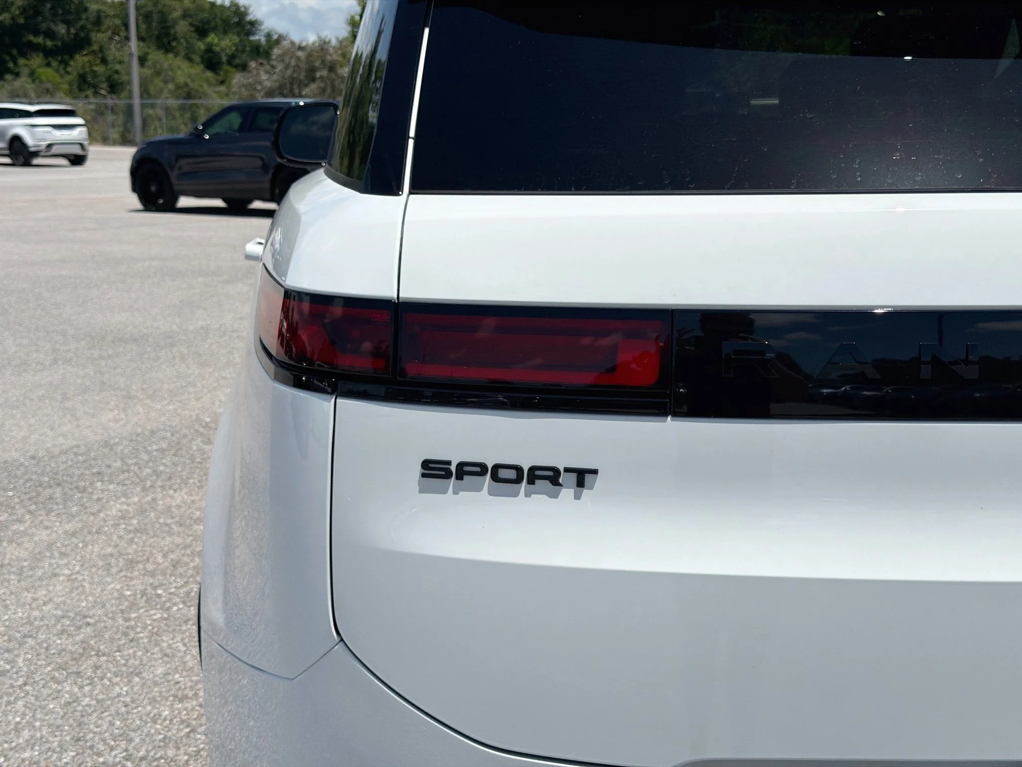 New 2026 Fuji White Land Rover Dynamic SE image 10