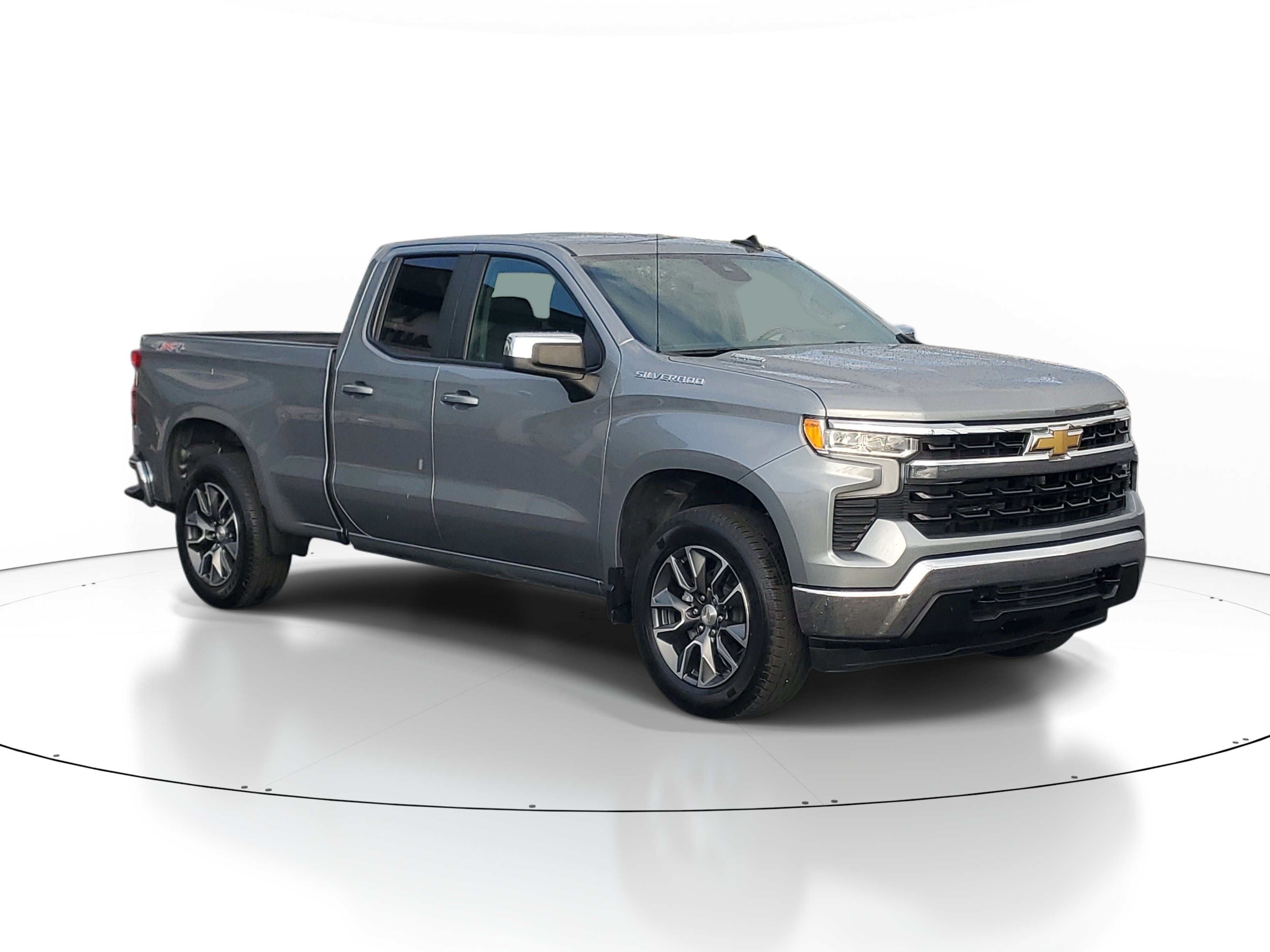 Used 2024 Sterling Gray Metallic Chevrolet LT image 1