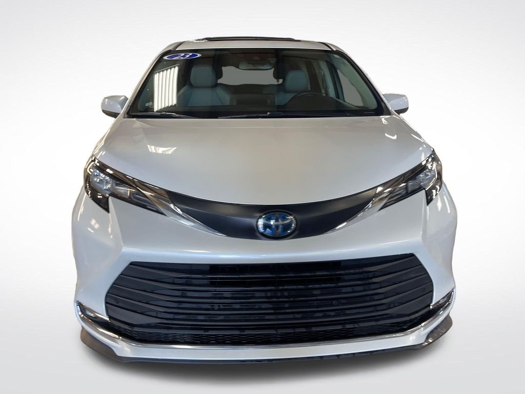 Used 2023 Beige Toyota XLE image 8