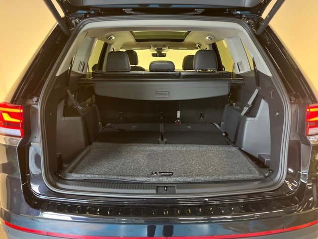 New 2026 Black Volkswagen 2.0T SE w/Technology image 5
