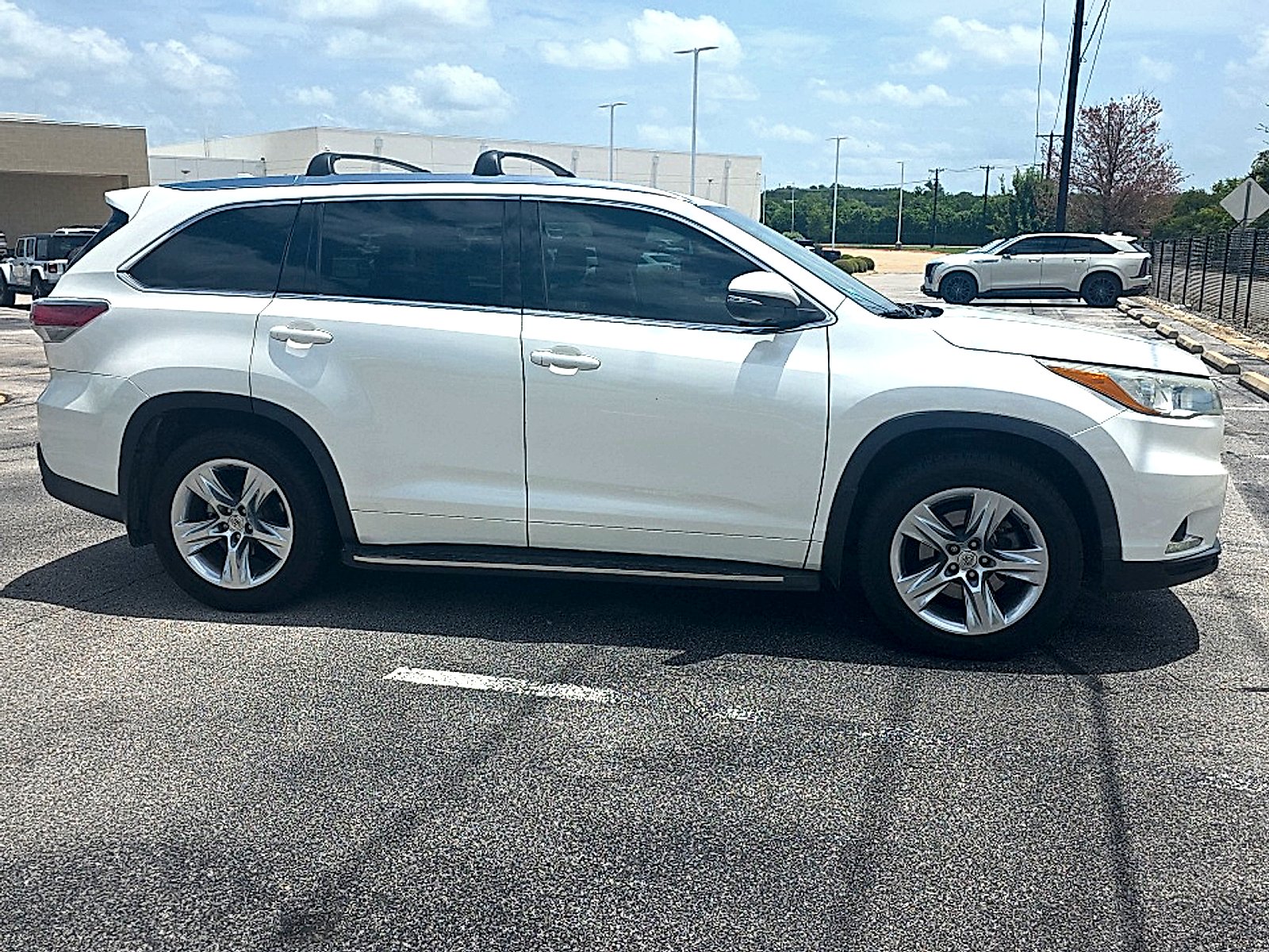 Used 2015 Blizzard Pearl Toyota Limited V6 image 4