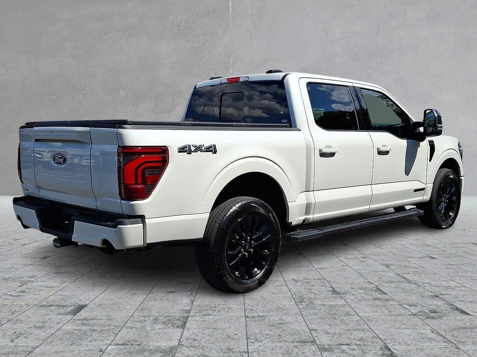 Used 2025 STAR WHITE METALLIC TRICOAT FORD TRUCK LARIAT image 6