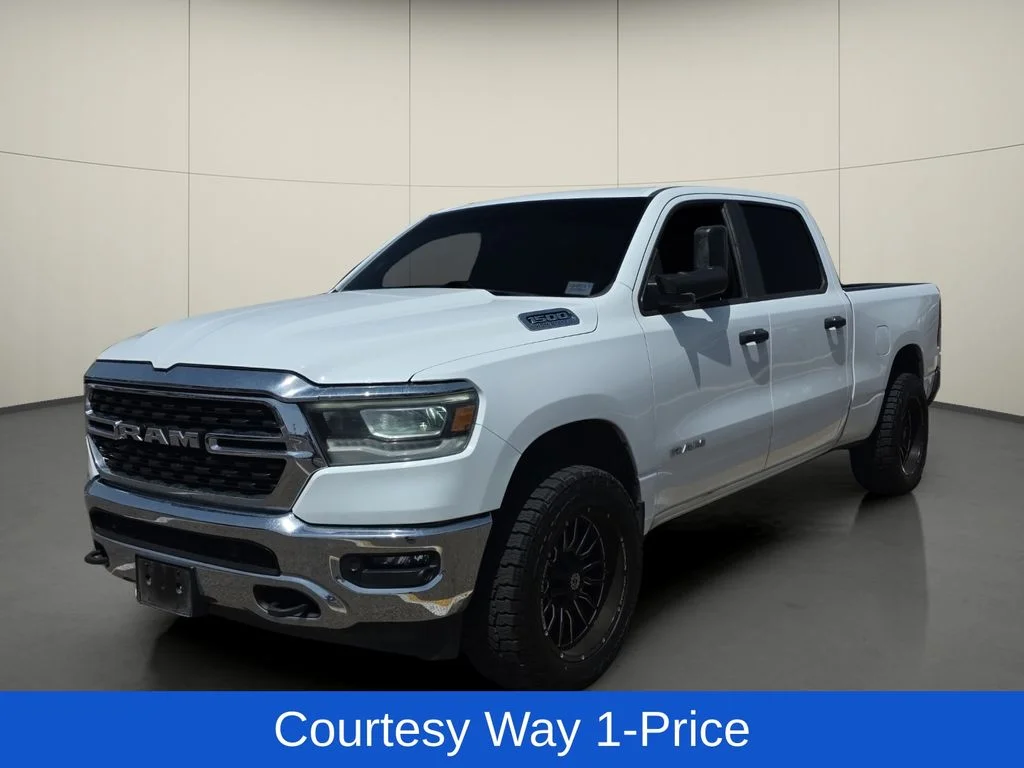 Used 2023 White Ram Big Horn/Lone Star image 4