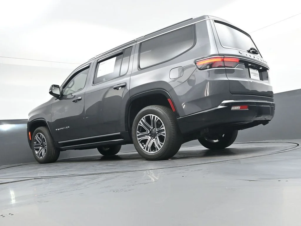 Used 2024 Gray Jeep Base image 47
