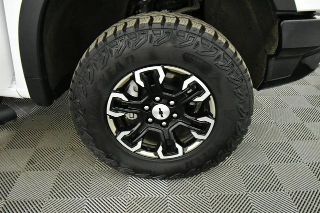 2025 Chevrolet Silverado 1500 ZR2 - Photo 17