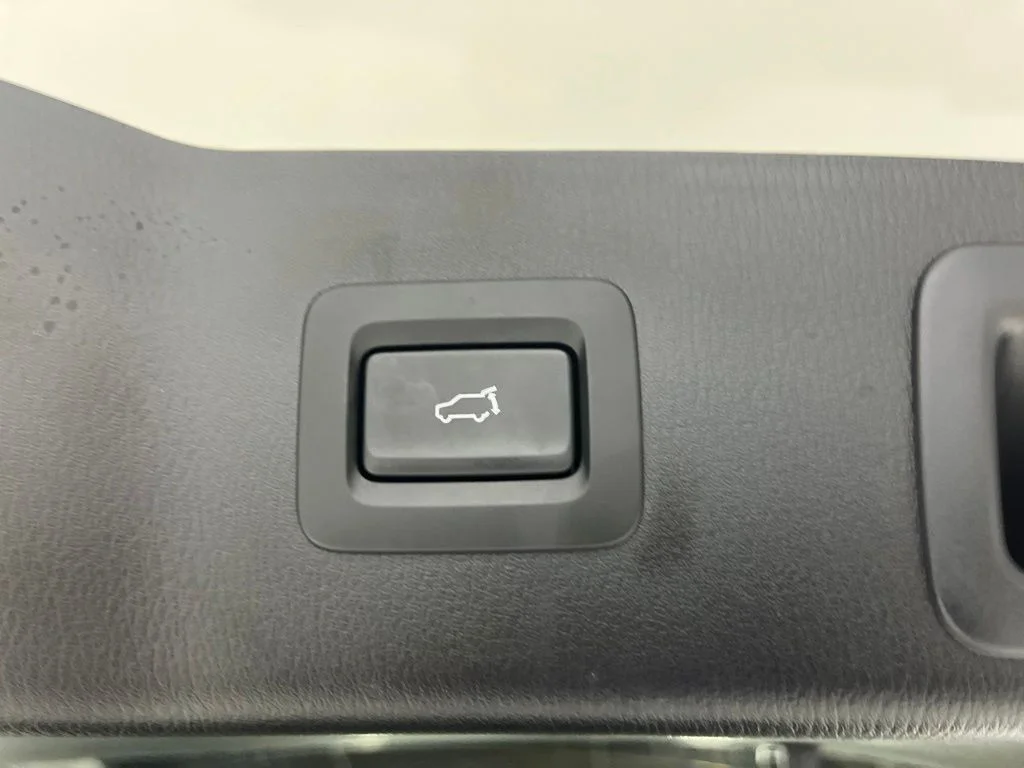 Used 2025 White Metallic Mazda 2.5 S Preferred Package image 10