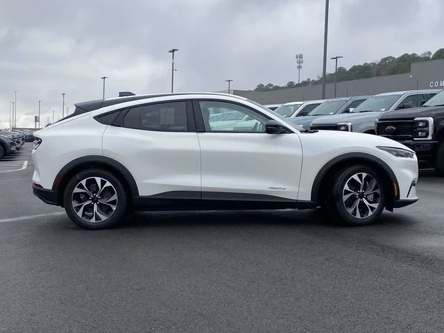 New 2026 White Ford Select image 2