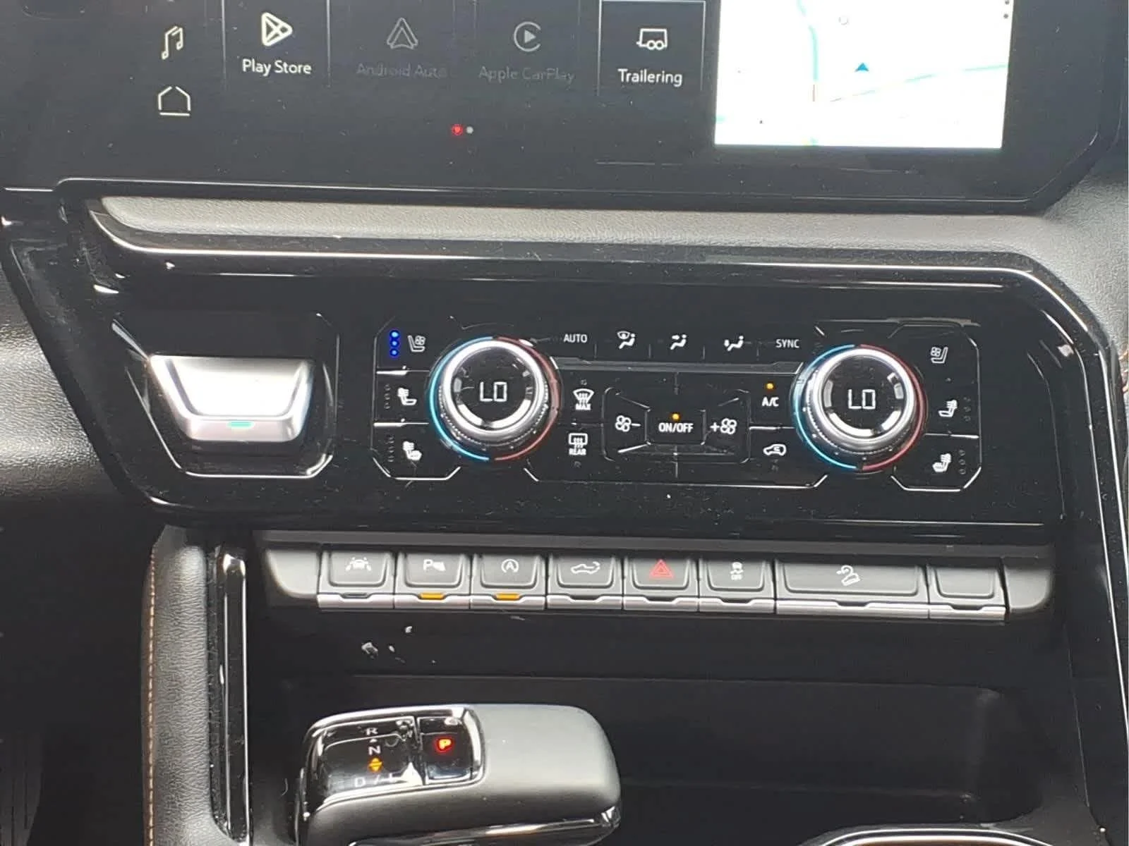 Used 2025 Sterling Metallic GMC AT4 image 25