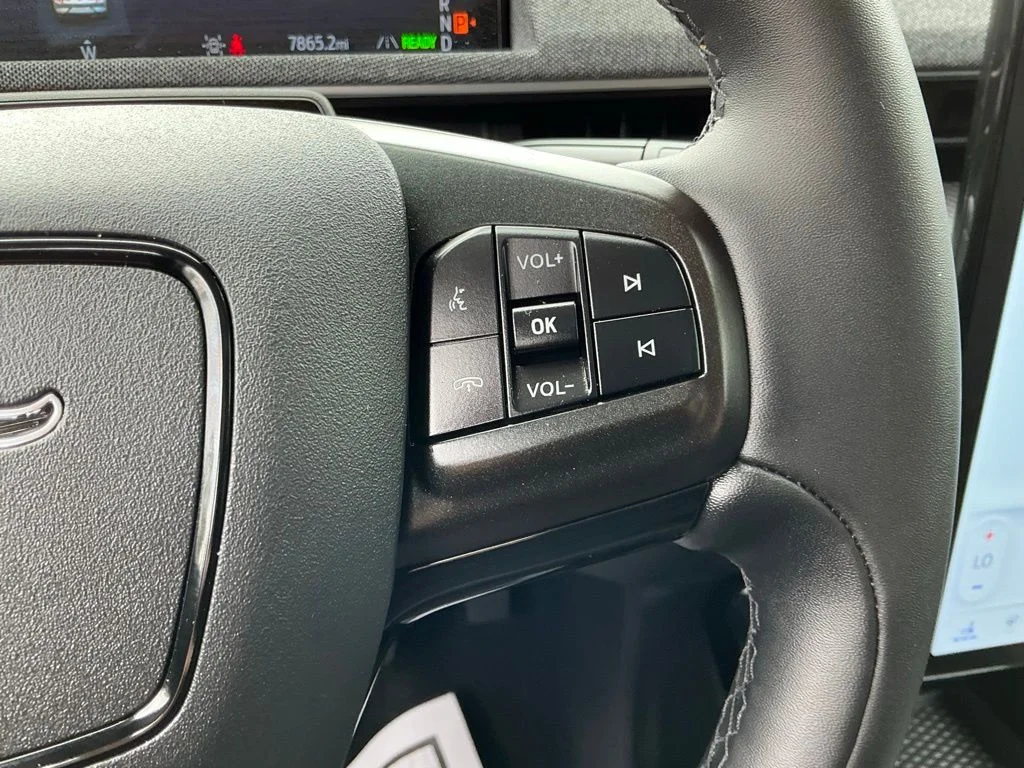 Used 2025 White Ford Premium image 41