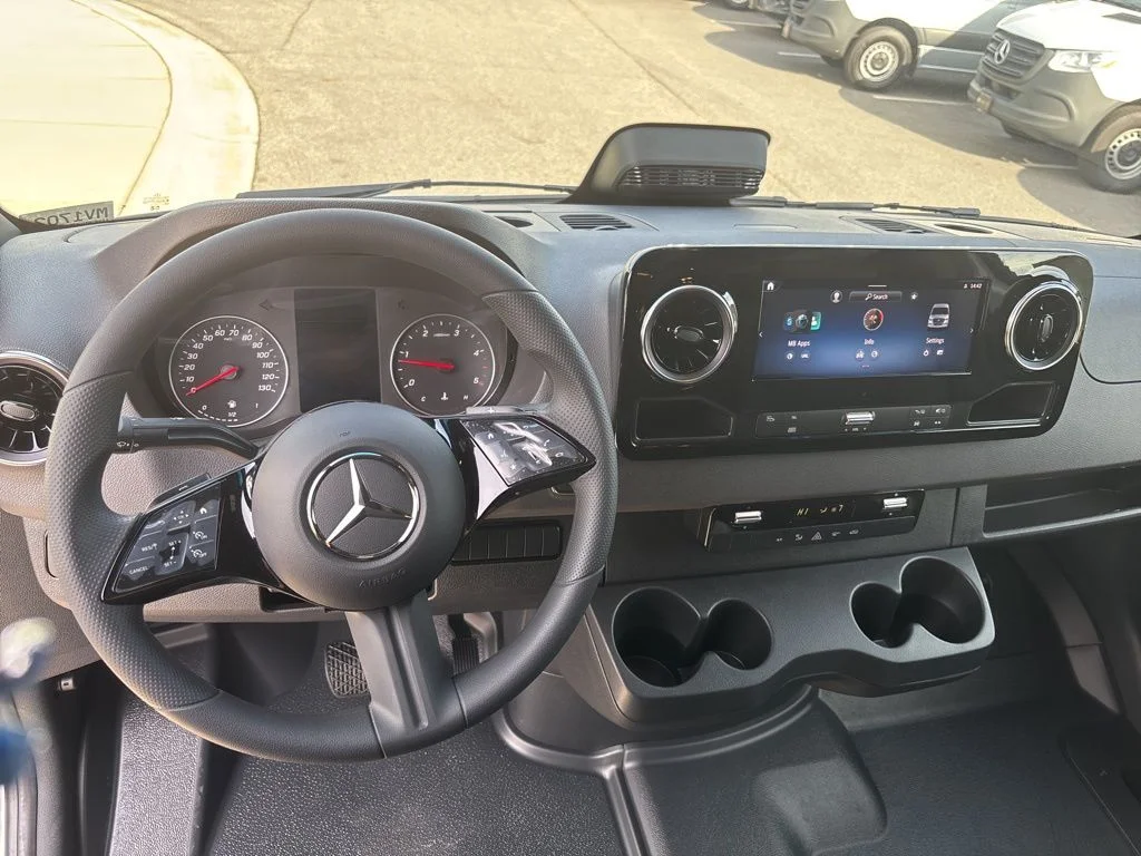 New 2026  Mercedes-Benz Ranger Contractor PKG/Roof Rack image 38