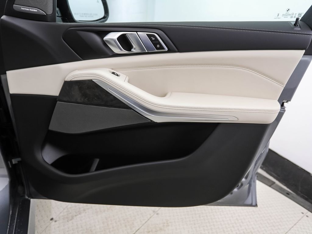 New 2026 Gray Metallic BMW xDrive40i image 28