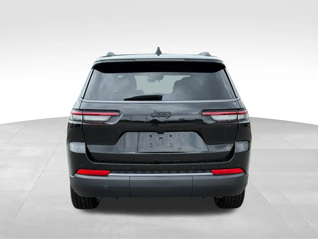New 2026 Diamond Black Crystal Pearl-Coat Exterior Paint Jeep Limited image 29