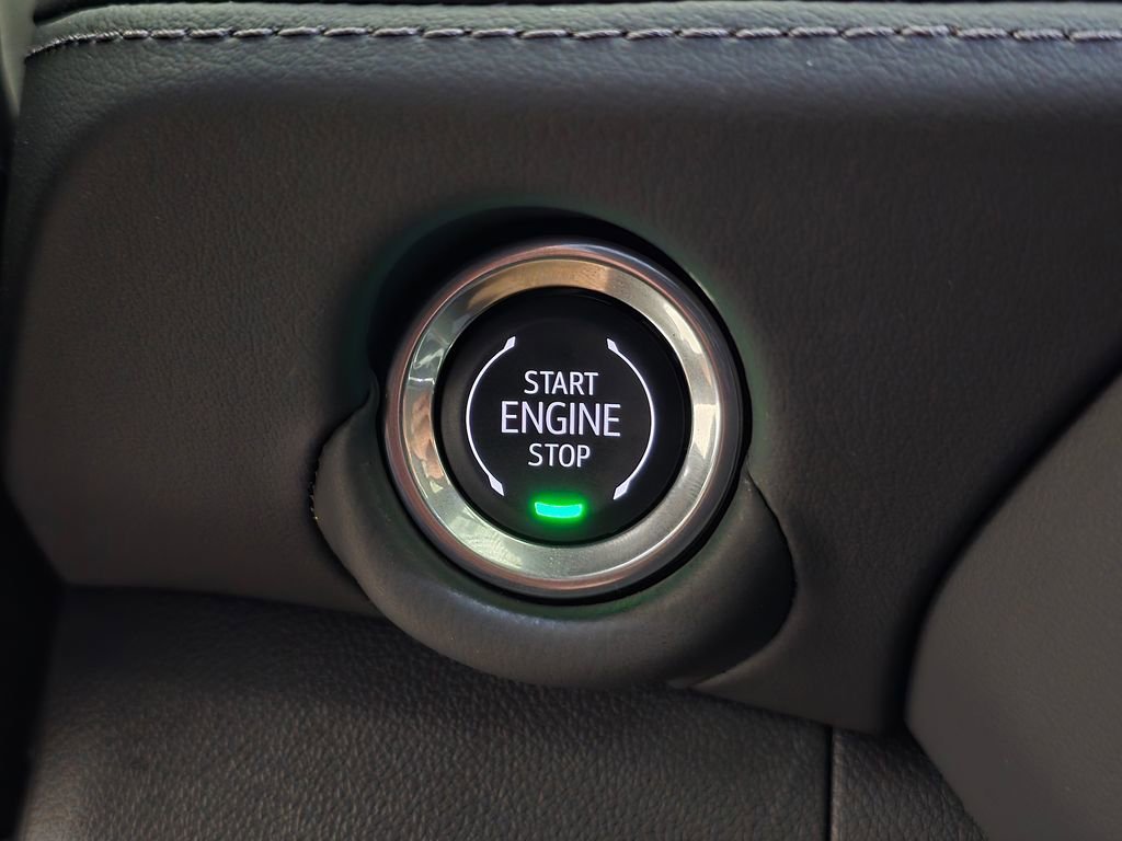 2025 Chevrolet Suburban Z71 - Photo 28