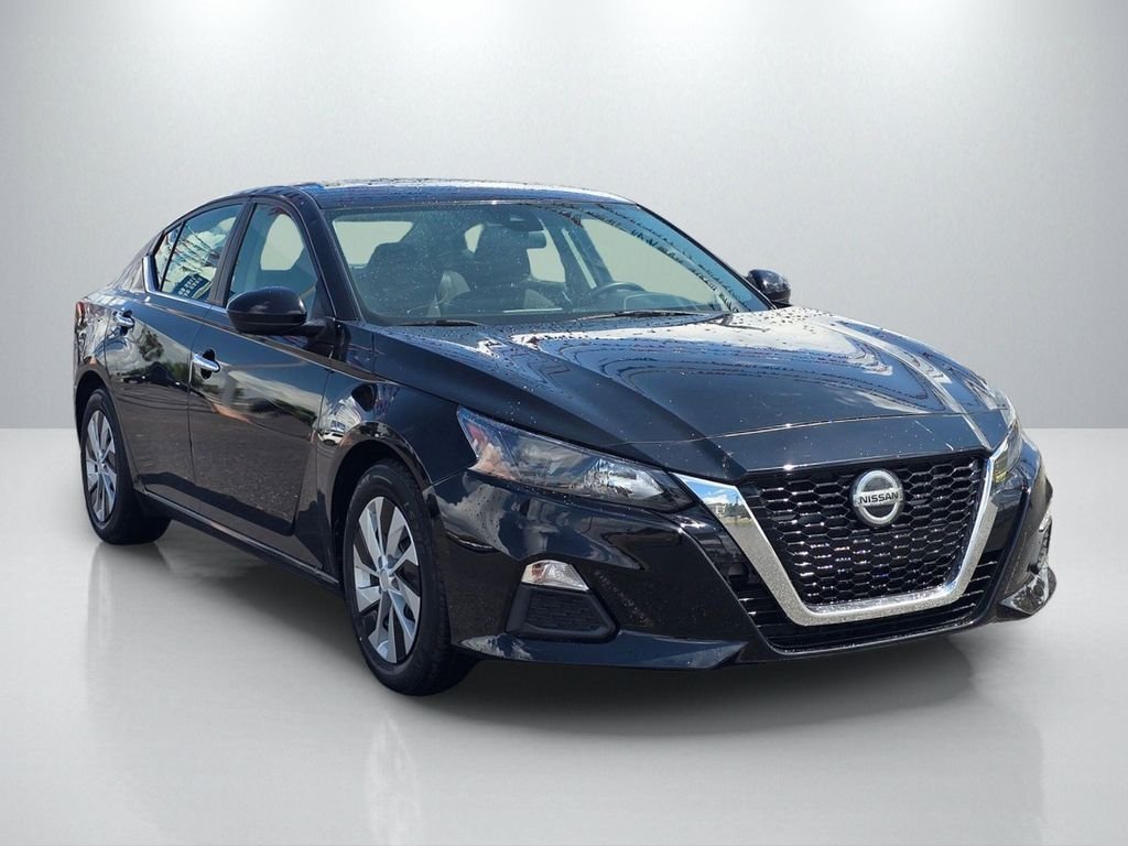 Used 2022 Black Nissan 2.5 S image 3