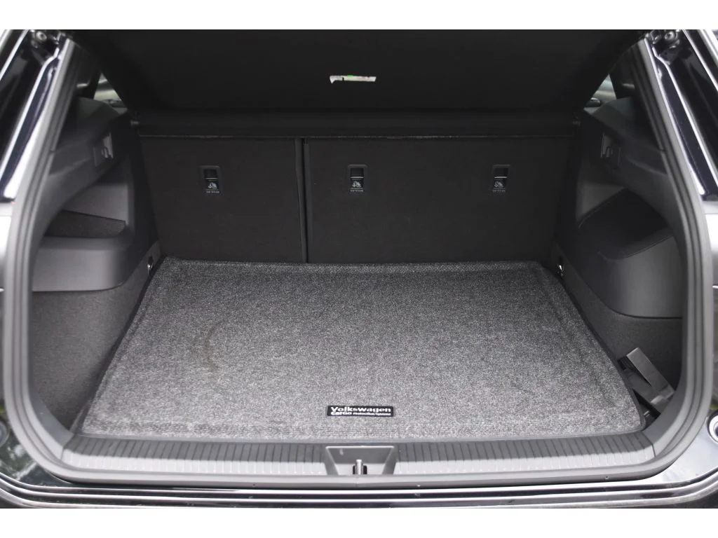 Used 2025 Deep Black Pearl Volkswagen SEL R-Line image 21