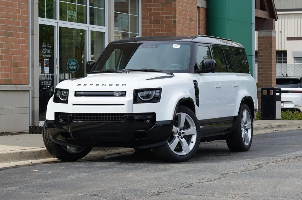 New 2026 Fuji White Land Rover X-Dynamic SE image 1